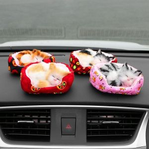 מיני רכב בפלאש לוח מחוונים צעצוע קישוט פנים חמוד חתלתול שינה בבית